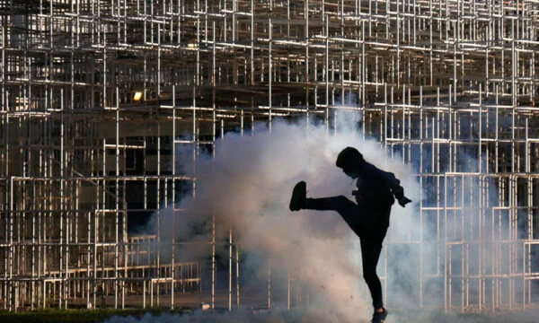 protesta-e-studenteve-ne-kryeqytet-reagon-be-ne-tirane-denojme-me-force-pershkallezimin-e-dhunes