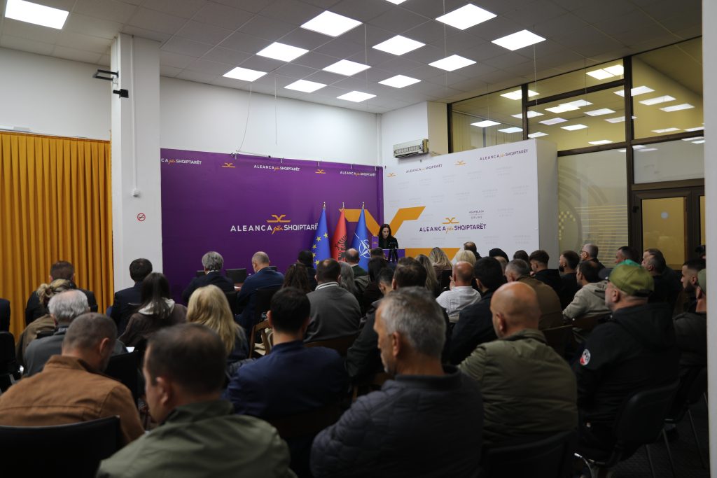 Aleanca për Shqiptarët forcon strukturat organizative edhe në Tetovë