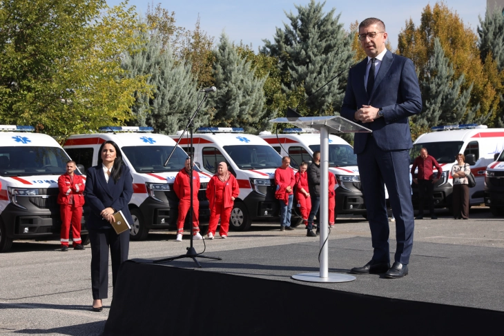 Mickoski  Nëse nuk i promovojmë vlerat familjare  ekonomia e vendit do të jetë në goditje
