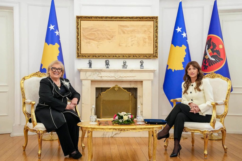 bashkeshorti-i-keshilltares-se-albulena-haxhiut-sot-behet-keshilltar-per-media-i-presidentes-shiroka-pula