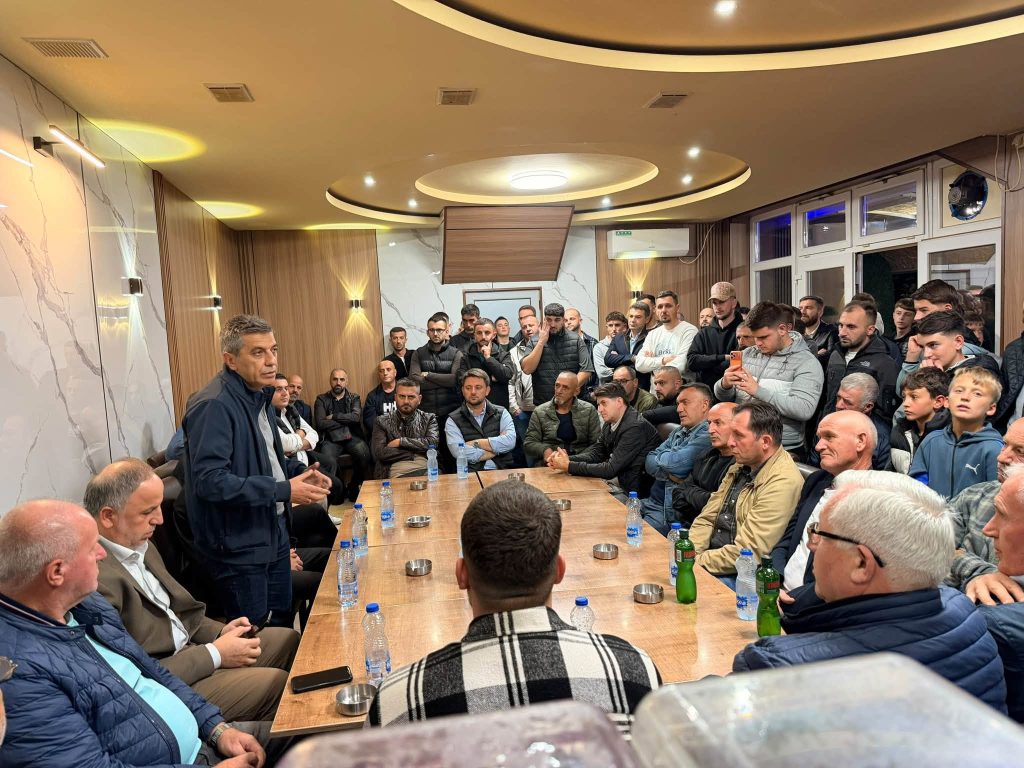 Izet Mexhiti dhe Adnan Azizi në Meletinë përkrah Jakup Huseinit 