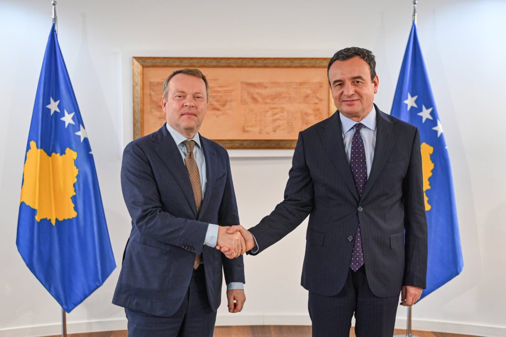 kurti-takon-komisionetin-e-osbe-se-christophe-kamp-kosova-ngre-shqetesimin-per-diskriminimin-e-shqiptareve-ne-luginen-e-presheves