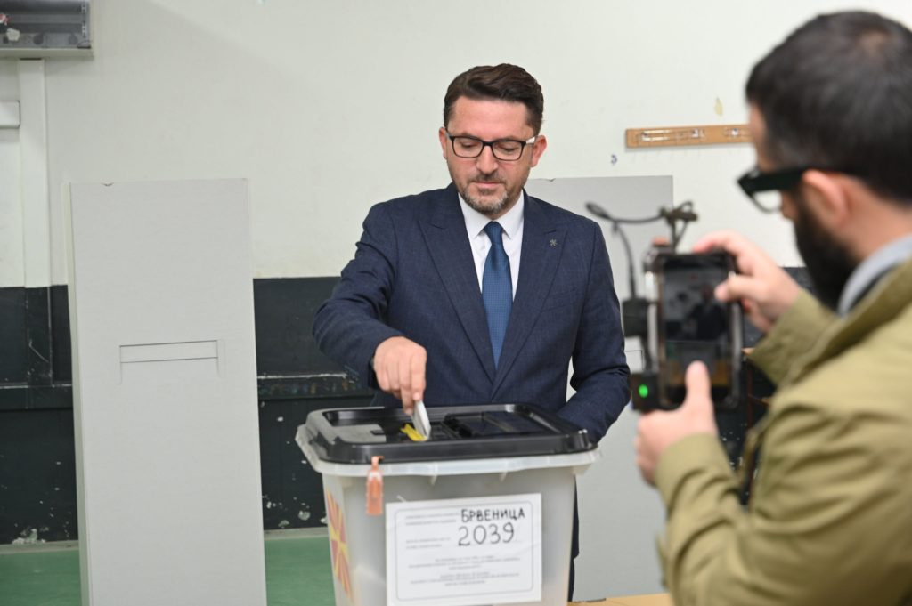 Arkin Jahi  Dilni masovikisht në votime  Bërvenica vendos sot për të ardhmen e saj   VIDEO 