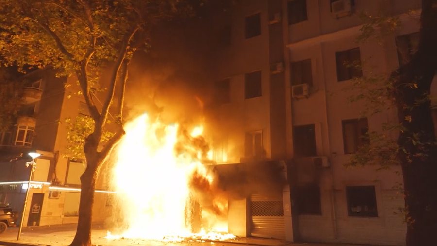 i-vihet-flaka-gjykates-se-larte-kaos-ne-rrugen-myslym-shyri-video