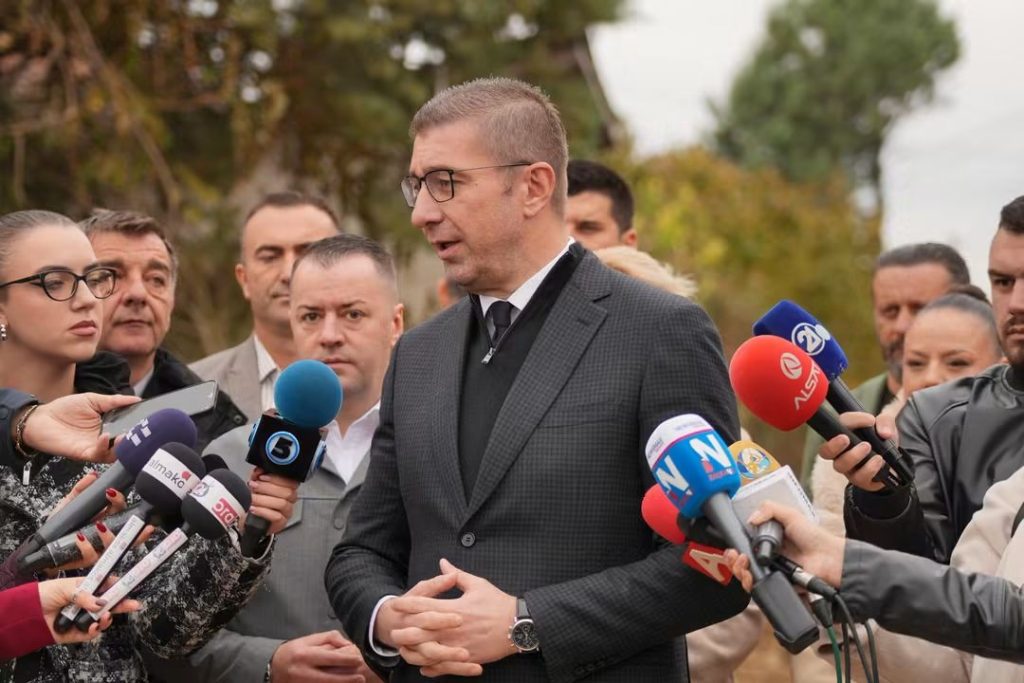 Mickoski  Pres fitore të VMRO DPMNE së dhe Koalicionit në Bërvenicë