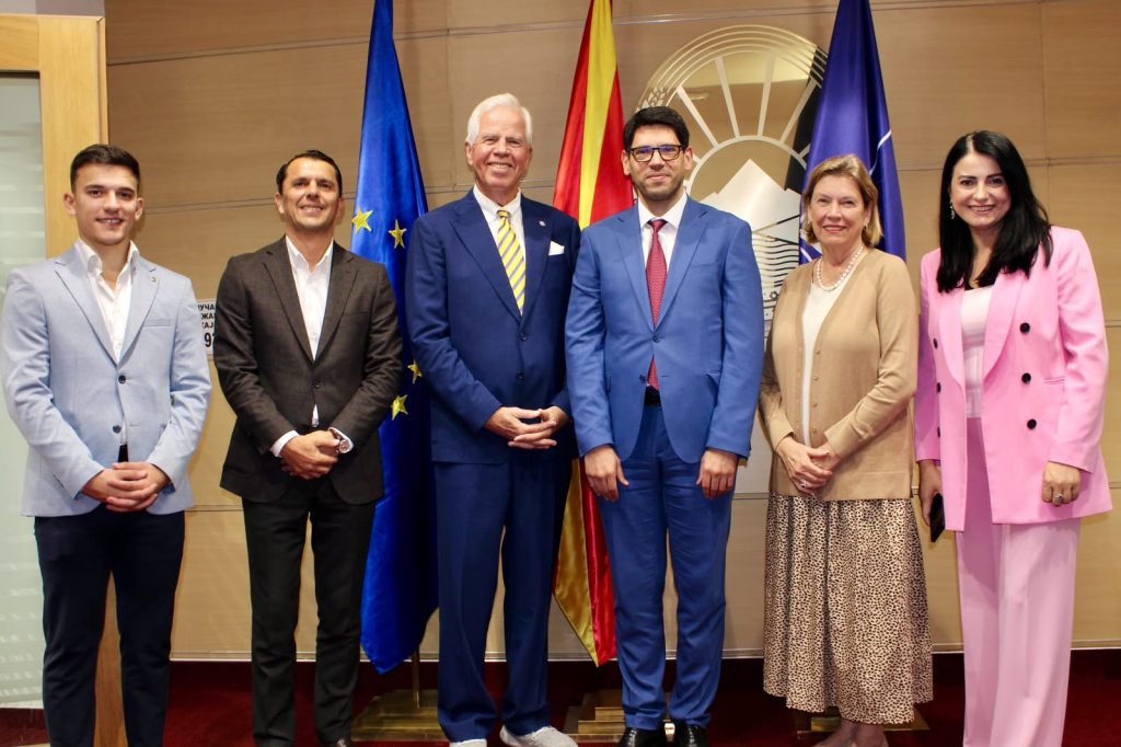 Ministri Ferati pret mysafirët nga SHBA  theksohet rëndësia e bashkëpunimit dhe dialogut