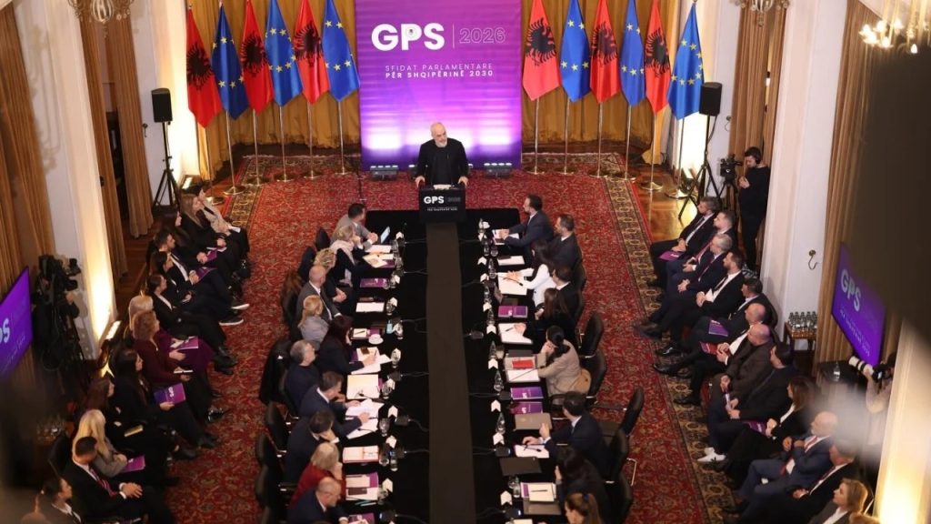 perplasje-ne-ps-per-transferimin-e-erion-veliajt-ne-fier-bledi-cuci-kerkon-doreheqjen-e-ministrit-te-drejtesise