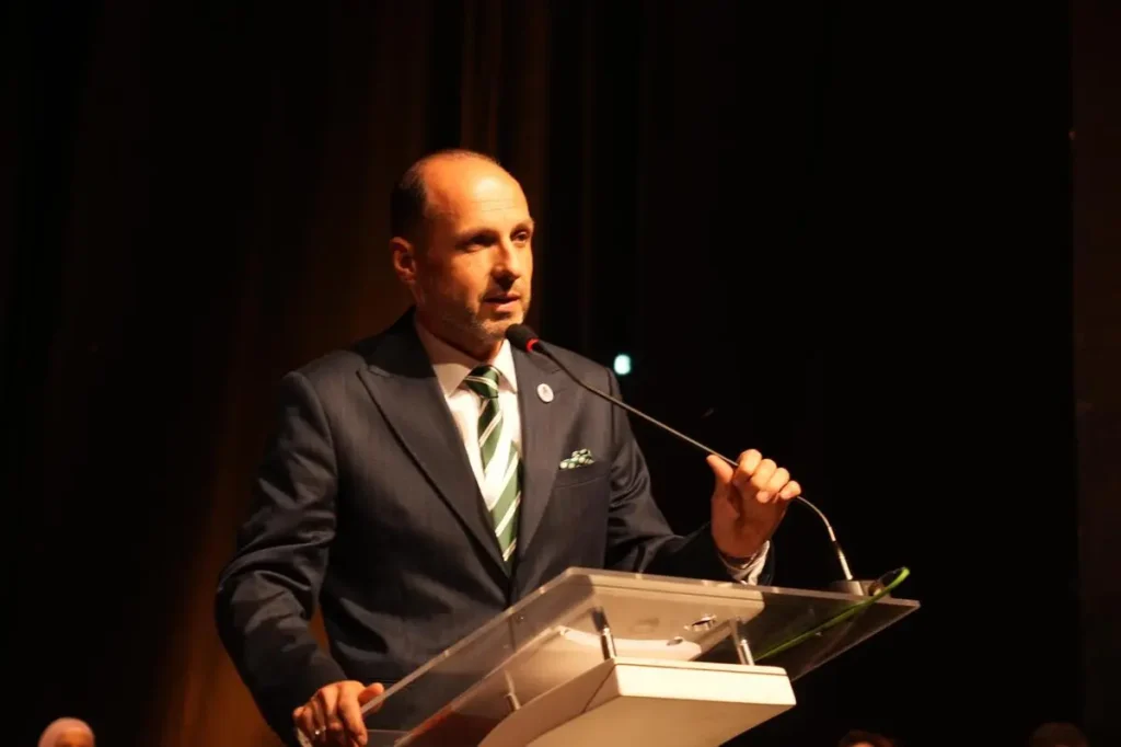 Ibrahimi  Shqiptarët s i ndan vetëm kufiri  por edhe fiqiri 