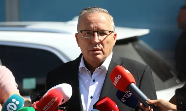 specialja-hamza-pres-qe-ne-takimin-e-radhes-me-kurtin-kjo-ceshtje-te-mbyllet