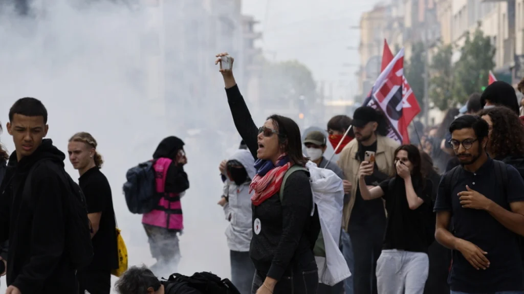 Përshkallëzimi i protestave në Francë  Tensione e kaos  rreth 5 mijë të arrestuar