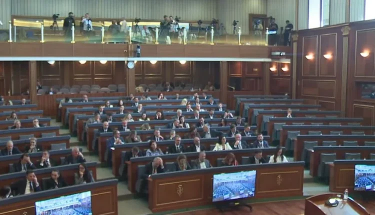 deputetet-e-pdk-se-leshojne-seancen-plenare-pasi-vv-s-pranoi-te-shkohet-ne-lexim-te-dyte-ligji-per-specialen