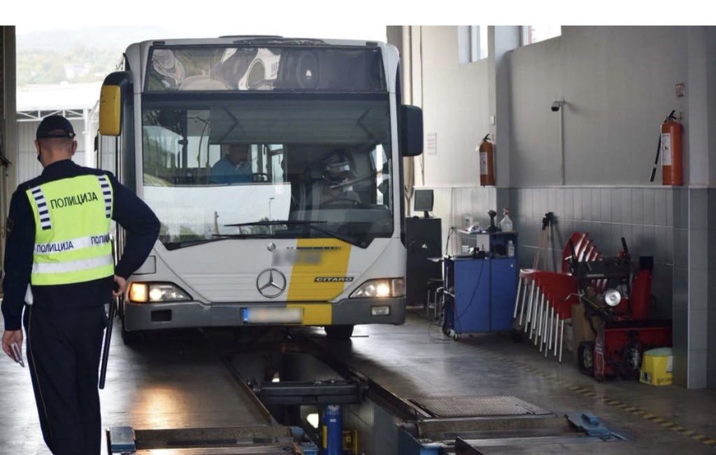 92 parregullsi në transportin publik  34 automjete nxirren nga qarkullimi