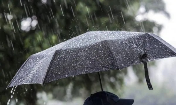 Nga nesër përkeqësohet moti  Shi  stuhi dhe rënie e temperaturave