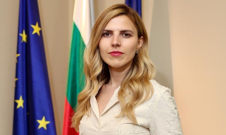 Sofja ia mbyll derën Shkupit  Pa ndryshime kushtetuese  s ka përparim drejt BE së 