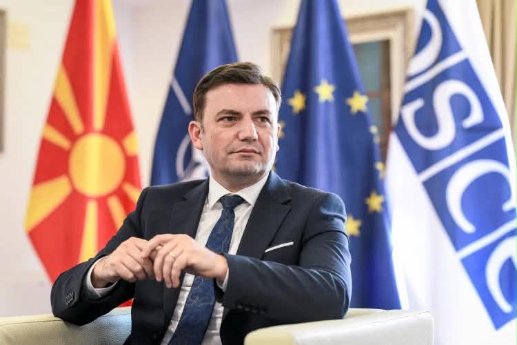 Osmani thumbon Mickoskin  A ndryshoi protokolli me Bullgarinë apo përkatësia etnike e ministrit 