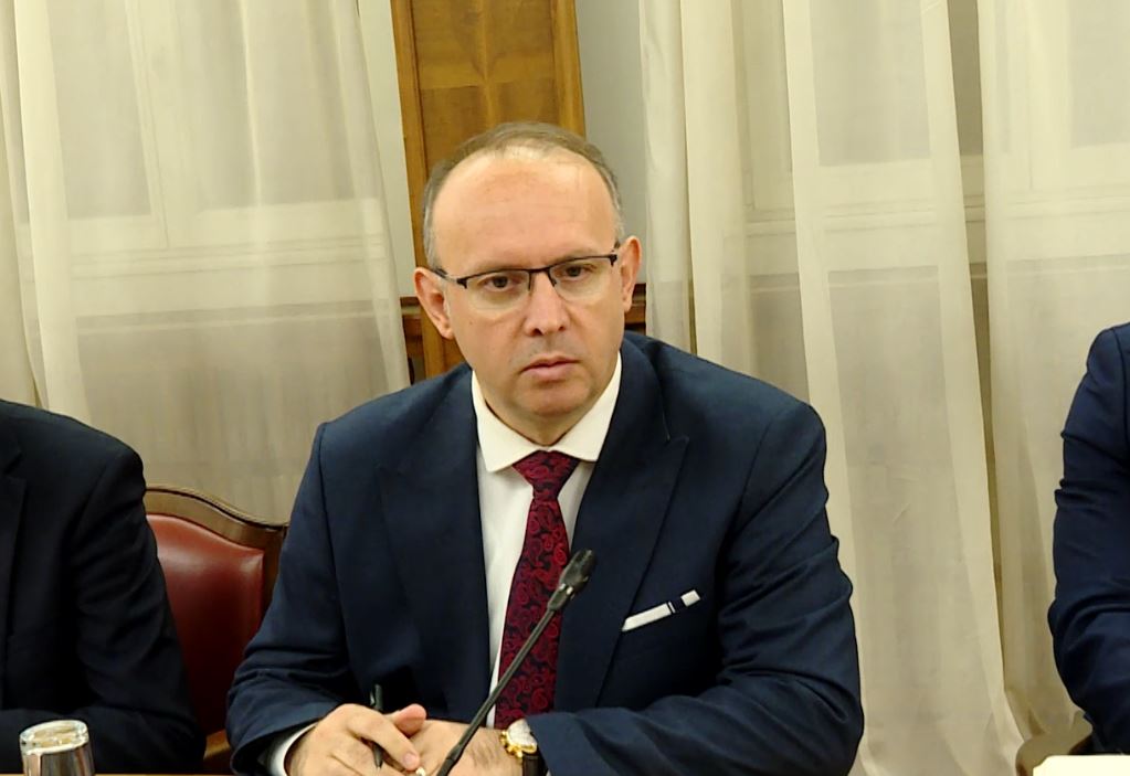 Gashi  Gjuhët nuk janë kufij  por ura mes njerëzve