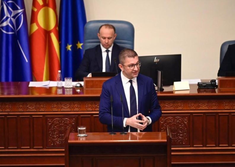 Mickoski fton BDI në në dialog me Bullgarinë 