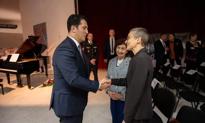 Sali përcjell urimet për Çekinë  vlerëson mbështetjen për integrimin evropian
