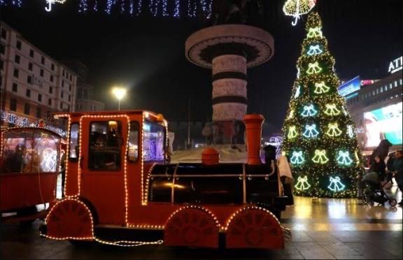 Shkupi nga 15 dhjetori pritet të jetë i stolisur për Vitin e Ri  do të shpenzohen 73 mijë euro për dekorimin e qytetit 