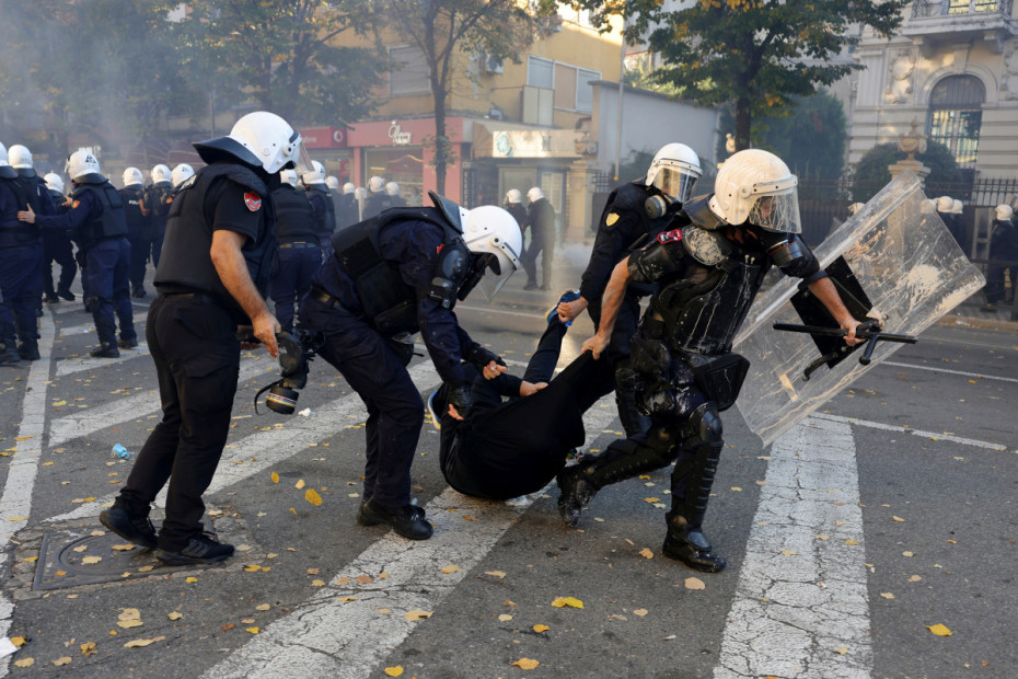 prokuroria-e-tiranes-lironi-menjehere-protestuesit-arrestimet-jane-te-paligjshme