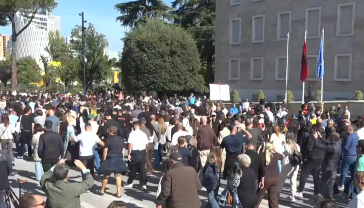 studentet-paralajmerojne-proteste-te-shtunen-para-kryeministrise-te-gjithe-ne-shesh-ne-oren-11-00