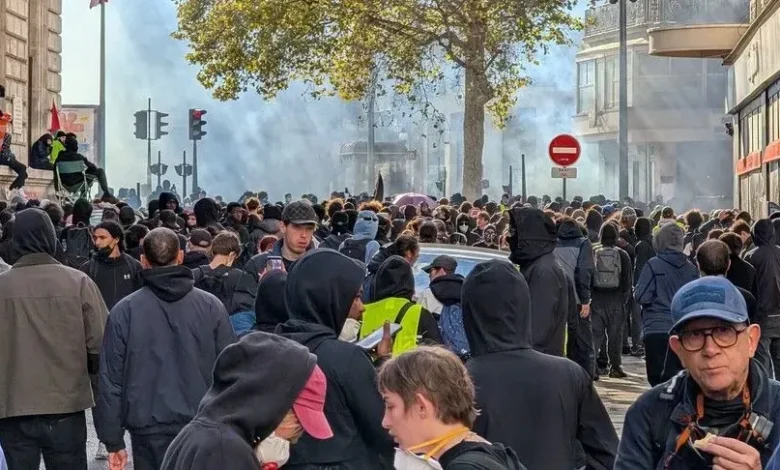  Jelekverdhët  në Francë bëjnë thirrje për protesta të reja kundër  prirjes autoritare  të qeverisë