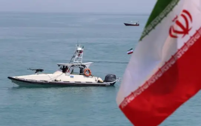 Irani i mbyll Gjirin Persik SHBA së  Trump duhet të ëndërrojë të shohë forcat e armatosura të hyjnë në këtë zonë