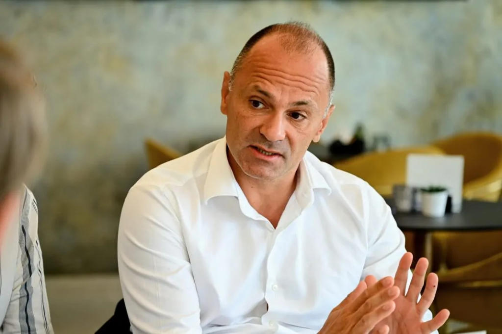 Filipçe  Qeveria po dërgon sinjal se ne mbetemi të varur vetëm nga gazi rus