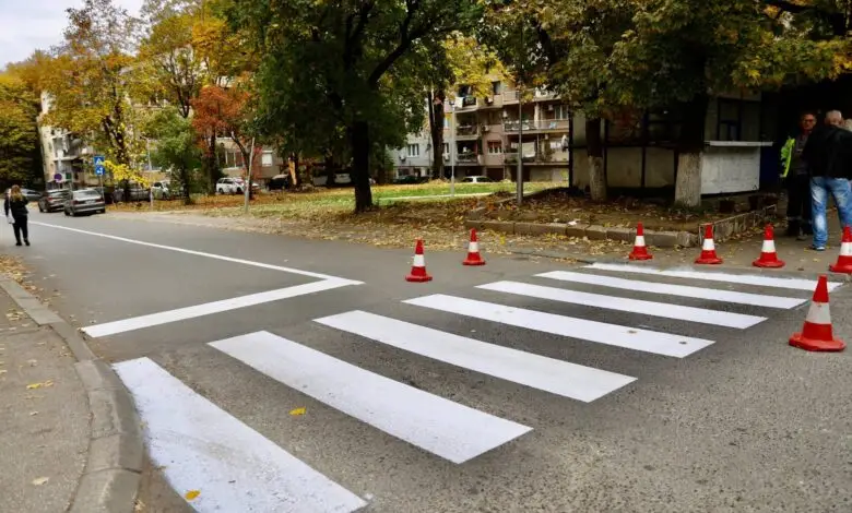 Mexhiti  Punimet vazhdojnë  vendosen vijat për këmbësorë në rrugët Resenska dhe Strumicka