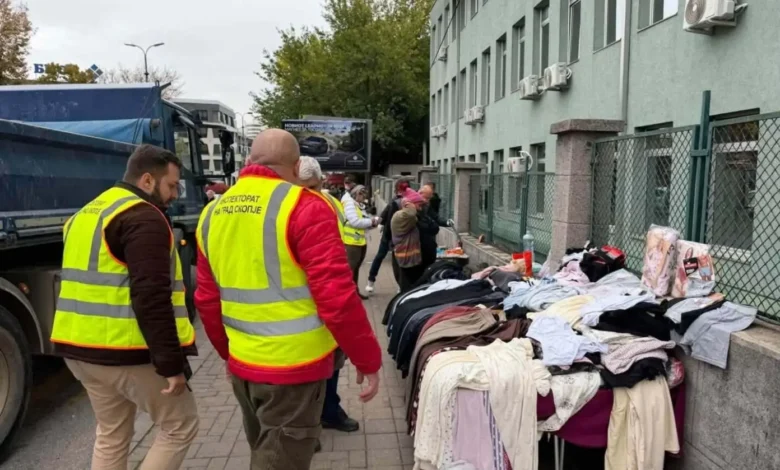 Inspektorët pastrojnë Shkupin nga shitësit ilegalë  aksion te Klinika  Tregu i Gjelbër dhe Bunjakoveci