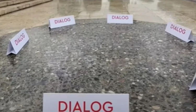 studentet-refuzojne-rama-kembengul-sofra-e-gurte-e-dialogut-para-kryeministrise-per-te-pesten-dite