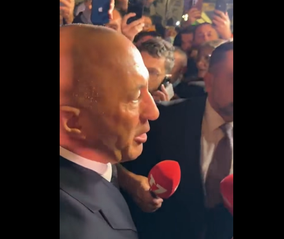 haradinaj-para-protestuesve-po-na-dhimbseni-ju-po-na-dhimbsen-ata-qe-jane-ne-hage-video