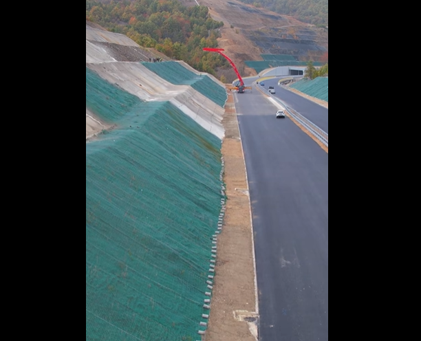 Autostrada Kërçovë Ohër drejt përfundimit  Nikolloski inspektoi punimet intensive