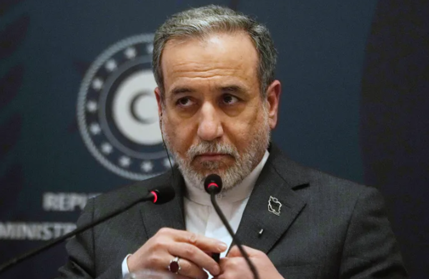 Ministri i Jashtëm i Iranit  Netanyahu po e fut SHBA në në luftë për të shmangur burgun