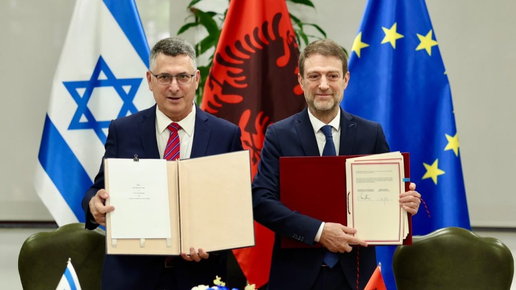 ministri-izraelit-gideon-sa-ar-ne-tirane-nenshkruan-marreveshjen-nderqeveritare-me-ferit-hoxhen