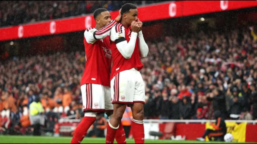 Arsenal përfiton nga humbja e Manchester City  mund Evertonin dhe i bashkangjitet Citizens në krye