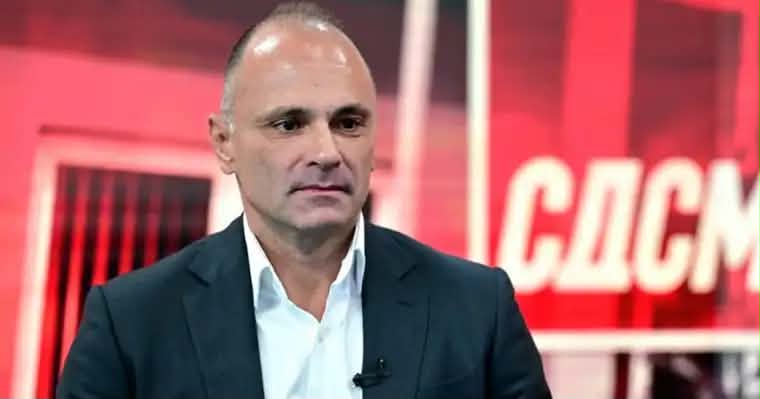 Filipçe  Fon der Lajen e di për kontrollin e mediave nga Mickoski dhe ndikimin e Orbanit