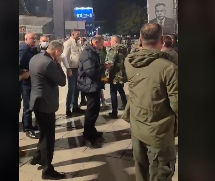 daut-haradinaj-s-e-braktise-sheshin-bashke-me-protestuesit