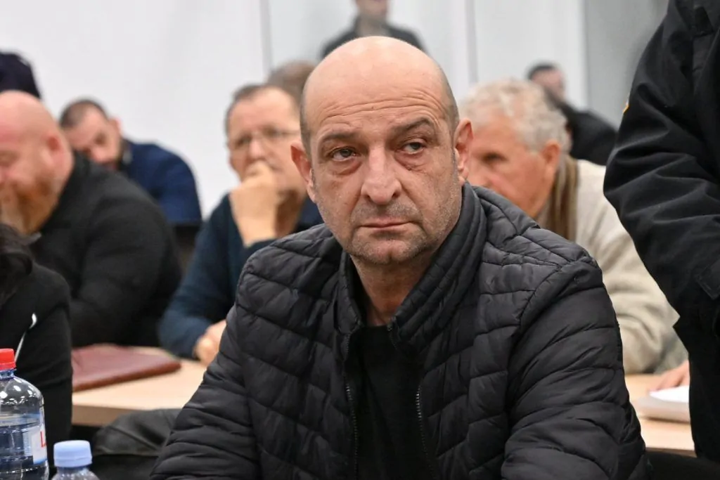 Tufegxhiq  Paraburgimi i ri i Dekos nuk do ta përshpejtojë gjykimin për tragjedinë në  Puls 