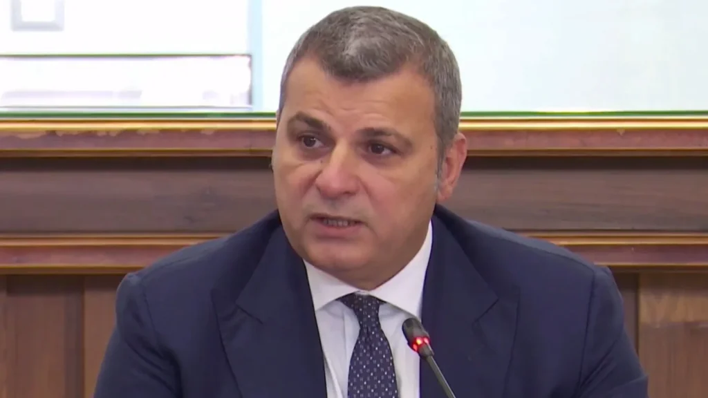 sulmi-i-protestuesve-ndaj-bankave-te-nivelit-te-dyte-gent-sejko-depozitat-e-qytetareve-jane-te-sigurta