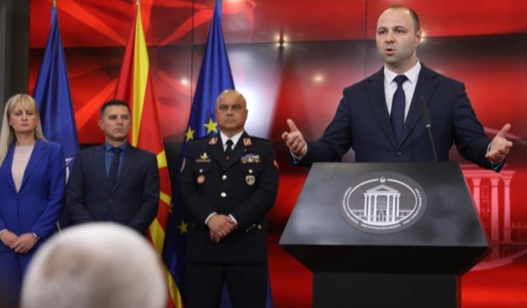 Fund largimit nga Armata pas moshës 45 vjeçare  Ushtarët mund të vazhdojnë punën me paga të pandryshuara