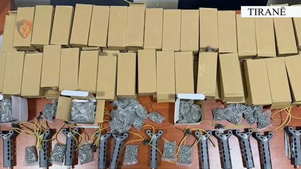 drone-pajisje-pergjimi-dhe-75-llastiqe-gjuetie-per-protestuesit-zbulohet-magazina-e-kontrabandes-ne-tirane-arrestohet-23-vjecari