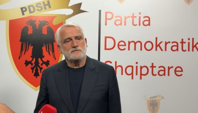 Pas protestave në Shqipëri  Thaçi  Shqiptarët e Maqedonisë së Veriut i presin ditë të këqija