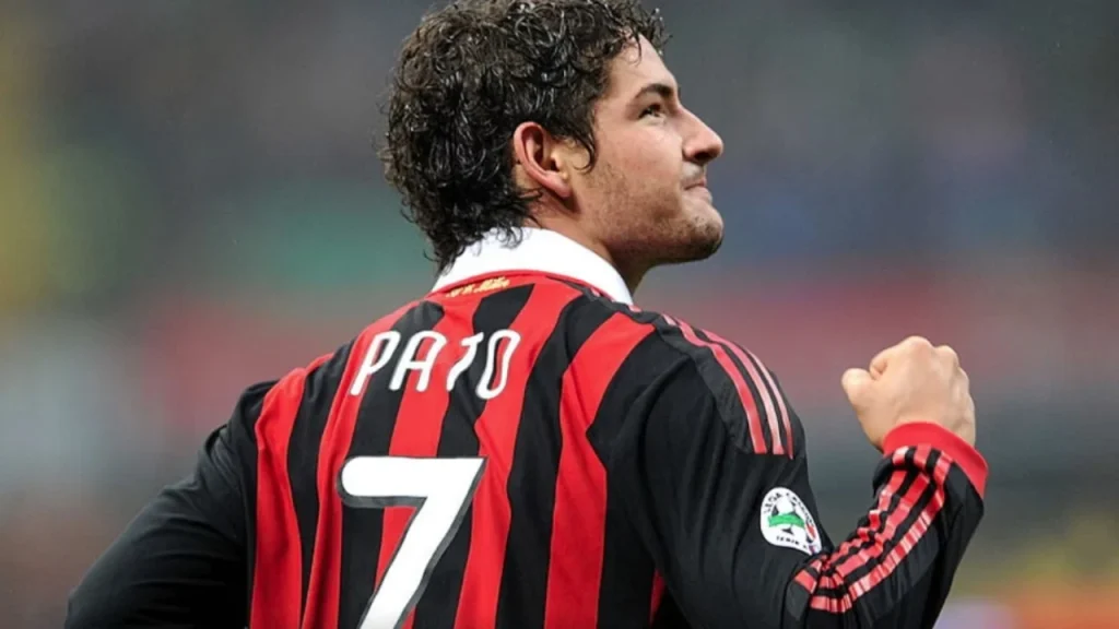  I mora parfumin Beckhamit kur ai po bënte dush   Rrëfehet Pato  Milanin e zgjidhja në PlayStation  Gattuso më kapi nga flokët kur 