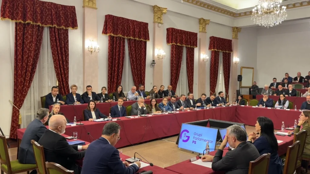 grupi-parlamentar-i-ps-ofron-dialog-balla-studentet-duhet-te-degjohen-kryeministri-i-ka-ftuar-ne-tryeze-per-paktin-2-0-per-universitetin