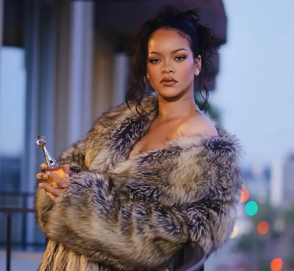 Rihanna zbulon një sekret të madh për fansat e saj  170 këngë të papublikuara 