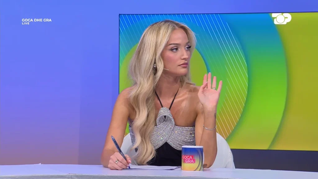  Zonjat në video duhet të mbajnë përgjegjësi   Selin Bollati  Kam dëgjuar se bashkëshortja e zotit Hila po i qëndron pranë në këto momente