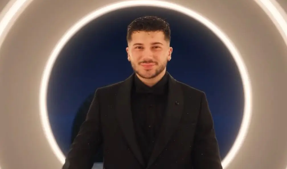 Sharr Braina hyn në BBVK 5  artisti zbulon nëse do të dashurohet në shtëpi  VIDEO 