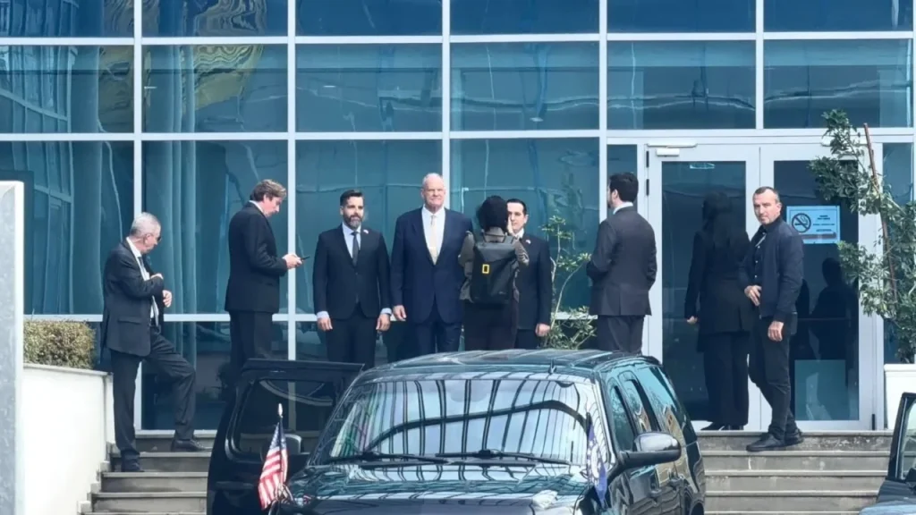 Nga drejtuesit e SPAK  te Presidenti Begaj dhe deputetët e PD  Ja kë takuan senatorët amerikanë në Tiranë  shmanget Berisha