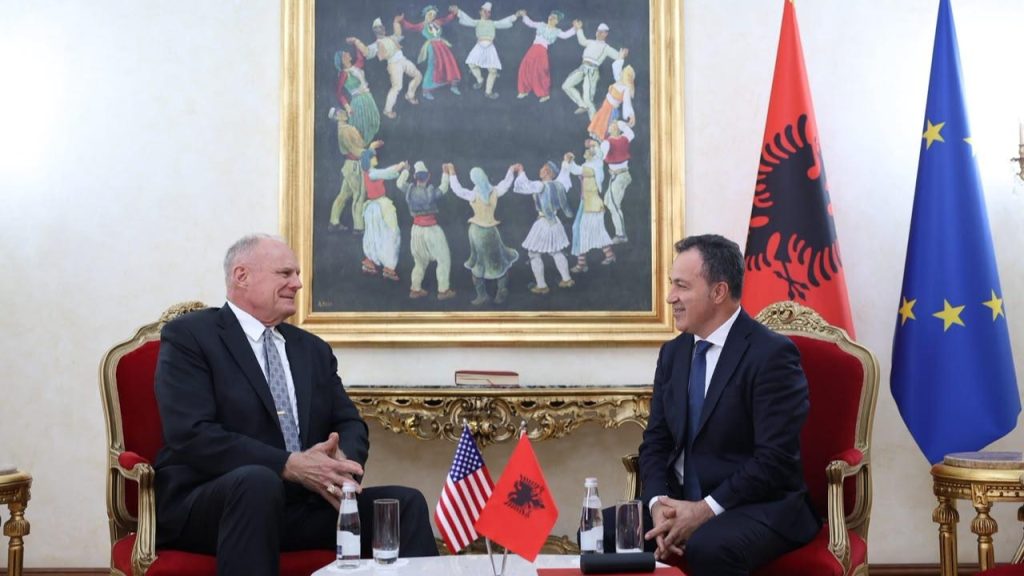 ambasadori-amerikan-viziton-kuvendin-eric-wendt-pritet-nga-niko-peleshi-partneriteti-strategjik-dhe-miqesia-shqiperi-shba-vijojne-te-forcohen